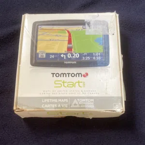 جهاز خرائط TOMTOM نظيف جدا