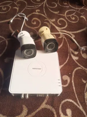 كاميرتين مستعملات شغالات بي ام 100 مع جهازا وشرطان