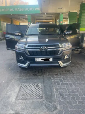 Used Toyota Land Cruiser in Sharjah