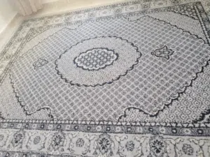 سجادة بحالة جيدة للبيع