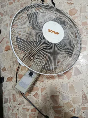 مراوح حائط شغالات مستعمله بحاله جيده في جبل النصر المروحه 10 دنانير