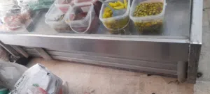 ثلاجة عرض حجم مترين للبيع