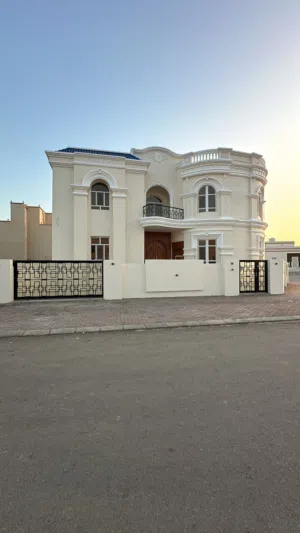 609 m2 More than 6 bedrooms Villa for Sale in Dhofar Salala