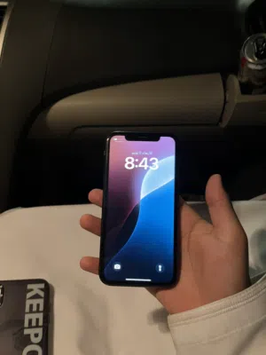 ايفون xr نضيف جدا شوف الوصف مهم................... .......... .................