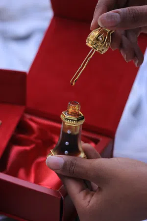 دهن العود السيوفي المركز