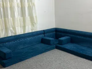 جلسه اسفنج درجة ممتازه خامه ممتازه تتكون من زاويه واحده مع قطعتين كبار مع أربع مساند 5 متر