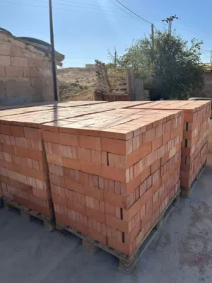طوم احمر حراري صناعة اردنية بقالب سعودي مقاس الطوبة 5*10*20
