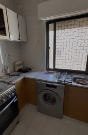 غسالة وثلاجة للبيع بحالة جيدة