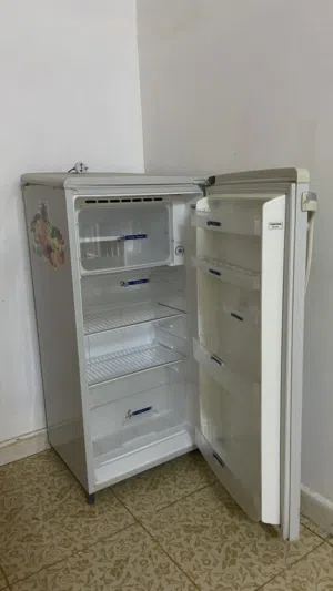 معلومات صريحة تشير إلى السعة باللتر (Liters) لهذه الثلاجة من نوع توشيبا موديل GR-E201.