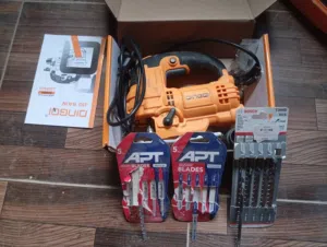 منشار أركت كهربائي وقمطتين نجارة