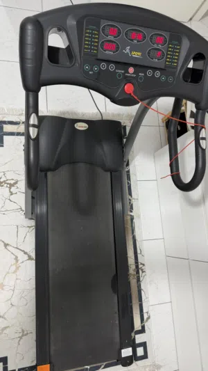 للبيع جهاز مشي كهربائي  – حالة ممتازة  For Sale: Treadmill GV– Excellent Condition