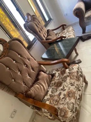 كنب سبع مقاعد للبيع المستعجل