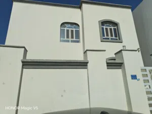 فيلا للإيجار – المعبيلة الثامنة