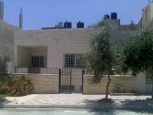 100 m2 3 Bedrooms Apartments for Rent in Irbid University Street