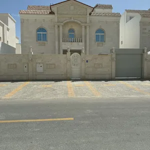 560 m2 More than 6 bedrooms Villa for Sale in Al Daayen Umm Qarn