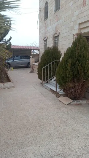 420 m2 More than 6 bedrooms Villa for Sale in Amman Al Tuneib