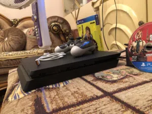 PlayStation 4 slim ( selling )