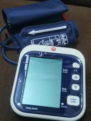 جهاز قياس ضغط الدم والقلب