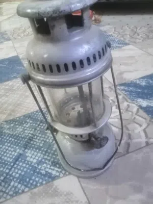مجسمات مختلفة