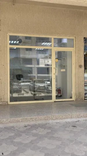 محل للتنازل والبيع بالمعدات اللي فيه