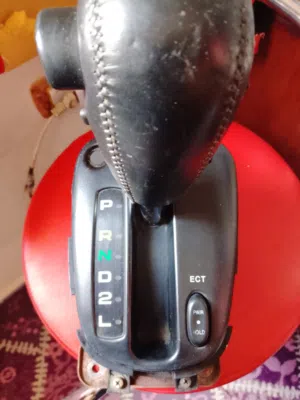 يد جير اوتوماتيك مطرزة لافانتي 97 كوري الاصلي