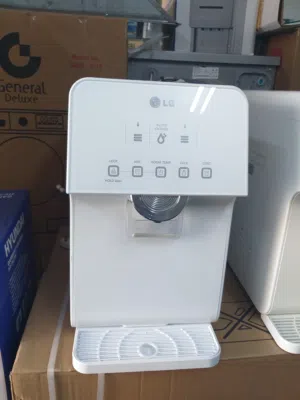 كولر ماء نوع LG شبك على الفلتر لون ابيض