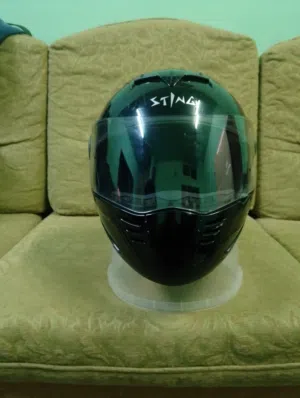 خوذتين STING نوعين فك متحرك (Modular) و half face نوع (JET) مقاس لارج