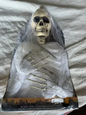 تحف ولشكال وتعليق فيهم ضووو للبيع