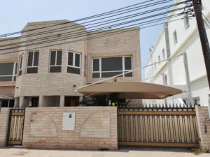 5Bedroom Villa PRIME LOCATION Near Muzn Mall-Mawaleh North
