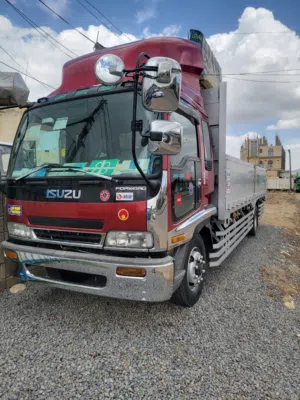 عربيه زيزو محرك 260 جنط 19.5  8 مسمار بضعها زيرو ممشى العربيه 70 الف كيلو