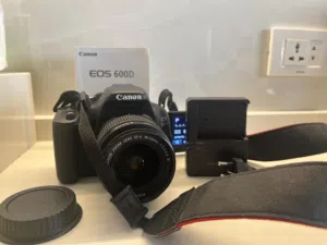 كاميرا Canon 600D بحالة ممتازة