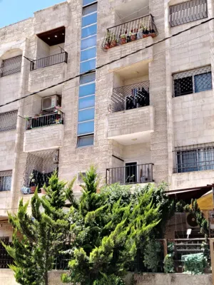 120 m2 4 Bedrooms Apartments for Sale in Amman Dahiet Al-Istiqlal