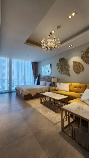 Luxe Comfortable Studio in Seef area, Near City Center, Catamaran Tower, Including Internet + EWA