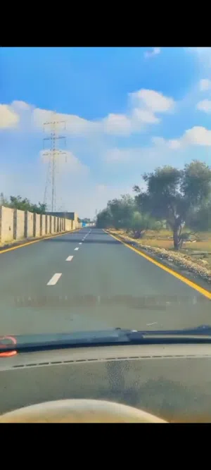 قطعة ارضع للبيع في كمرة الوادي الهنقر الازرق يسار في شارع راقم 4 /وشارع راقم  7