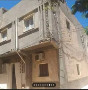 147 m2 More than 6 bedrooms Townhouse for Sale in Tripoli Ghut Shaal