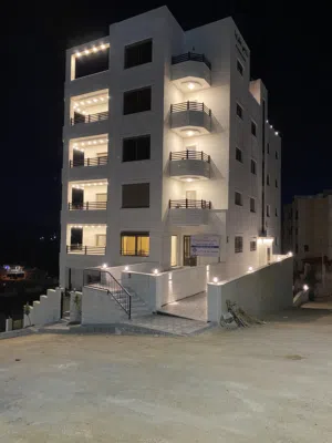 3 Bedrooms . 3 Bathrooms . 172 m23