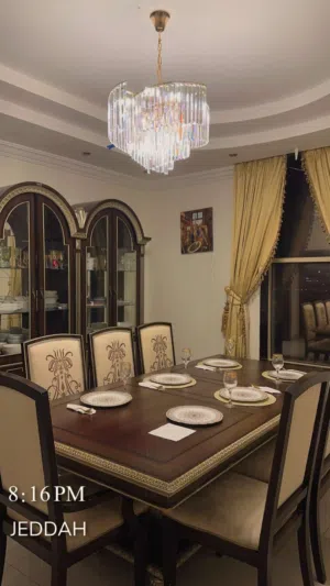 طقم صالة طعام كلاسيكي فاخر