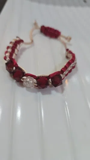 اسوارة نسائية بالخيط والكريستال
