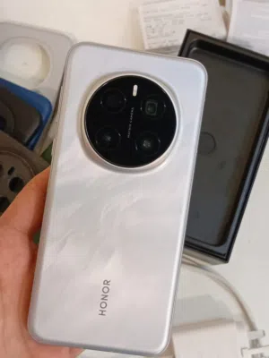 Honor Honor Magic 512 GB in Al Dakhiliya