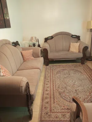 طقم كنب مع طرابيزات