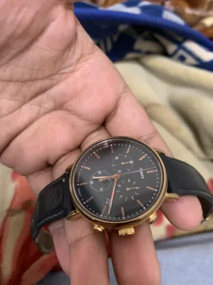 ساعه ماركه للبيع ع السوم جديده