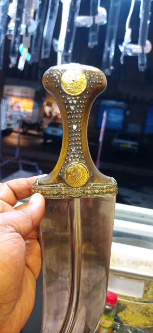 جنبيه عزيري ملبوس قديمه