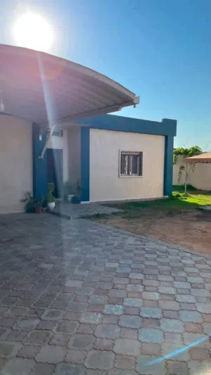 منزل شبه جديد في طمينه #للبيع