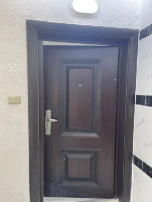 شقة للايجار طابق اخير مع رووف