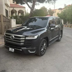Used Toyota Land Cruiser in Amman