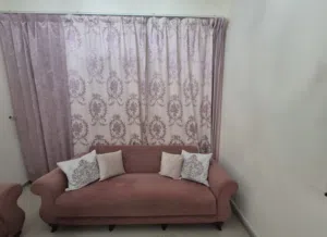 طقم كنب لغرفة المعيشة للبيع