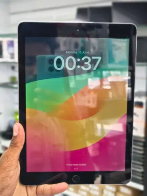 Used iPad 6th Gen in Oman  32GB Storage