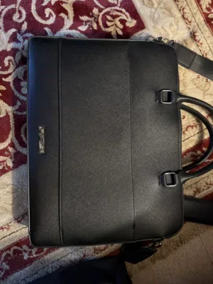 حقيبة جلد فاخر اصلي بحالة ممتازة نوع ALDO