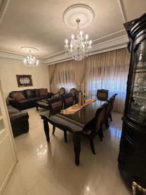 شقه للبيع الذراع الغربي مساحه 180 متر طابق اول