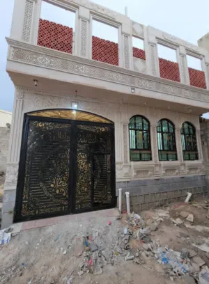 للبيع منزل ضخم جداً وسعر عرطه بمعنا الكلمه